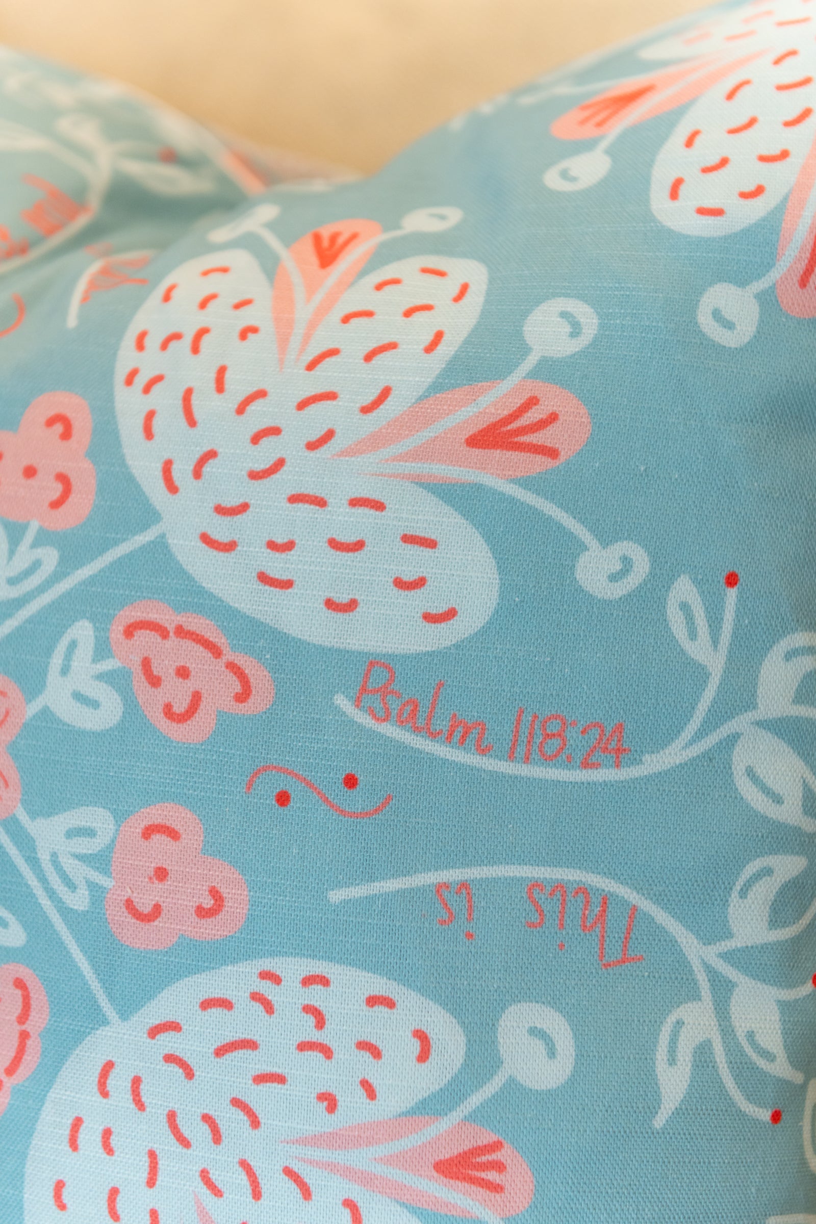 Etta Pillow - Mist
