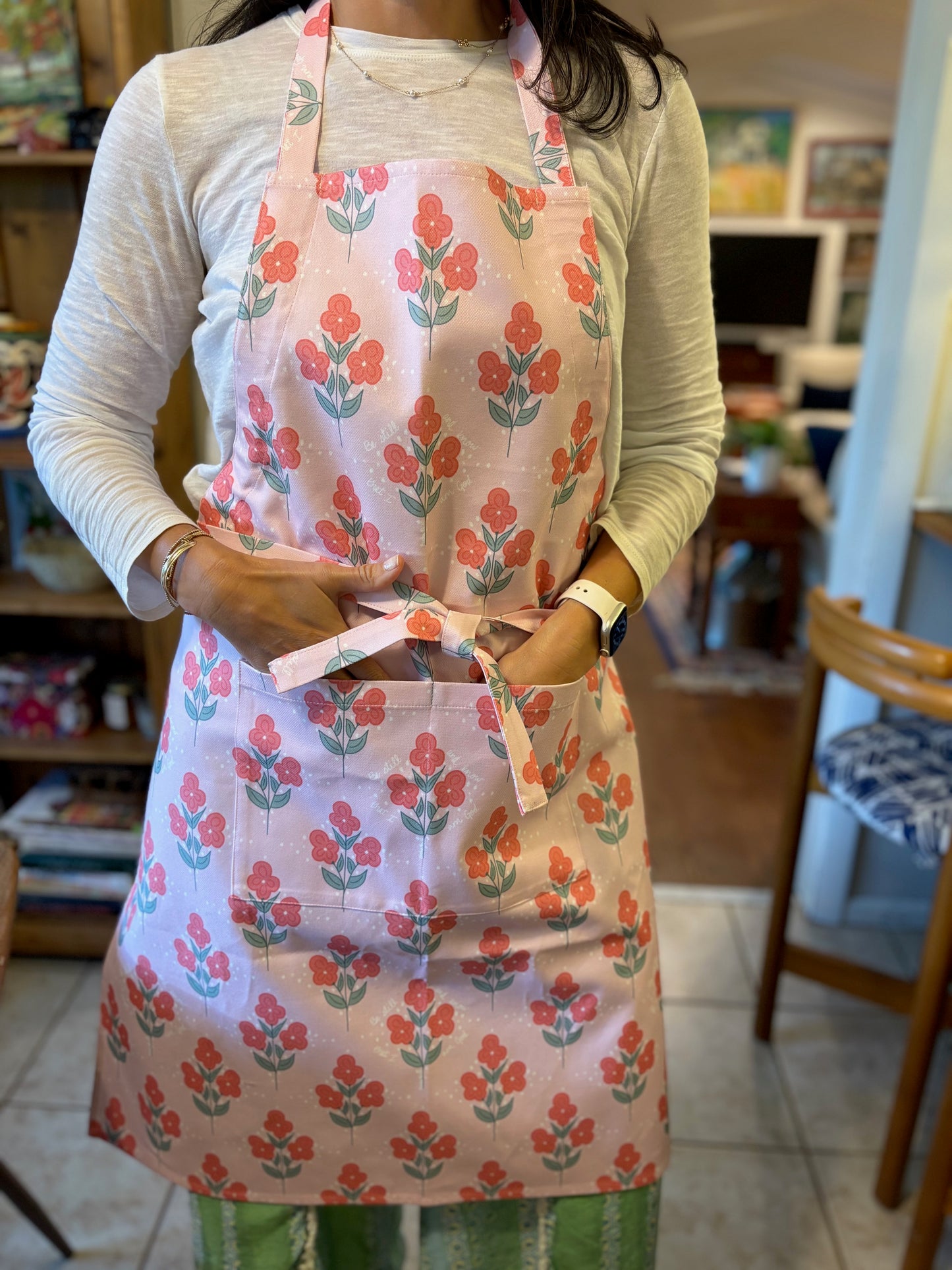 Elouise Apron (Psalm 46:10)