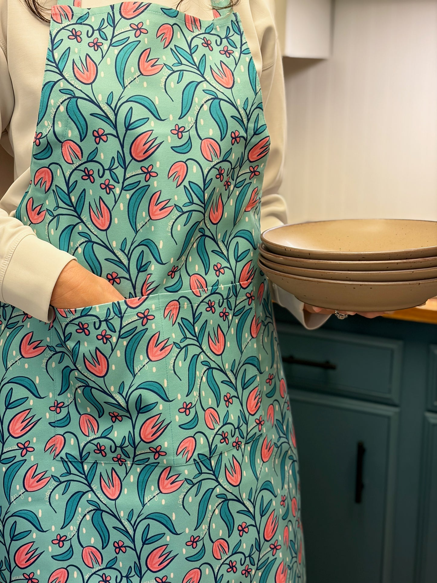 Eleanor Apron (1 Peter 5:7)